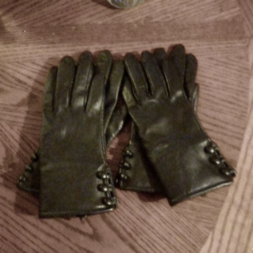 Wilson's Leather Black Gloves Women size small two pair